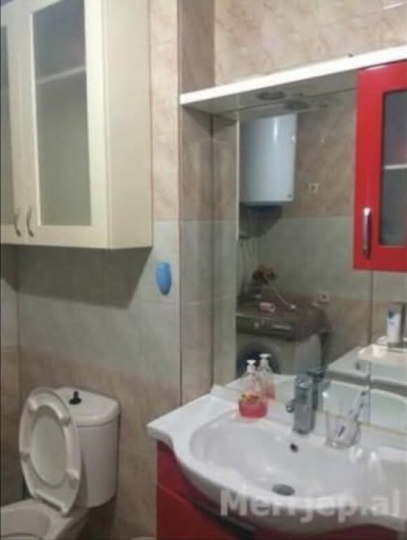 JEPET ME QERA 2+1 KATI 3 I NJE VILE ALPIN- PORCELAN