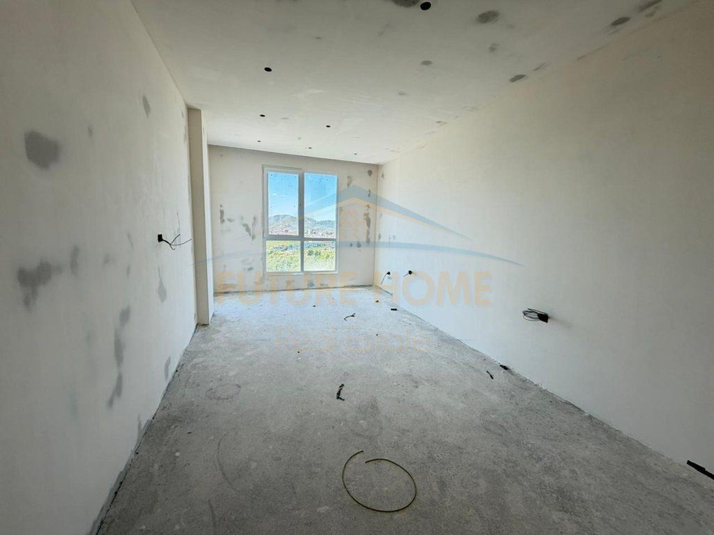 Appartamento 3+1+Posto Auto, Farke, Tirana.