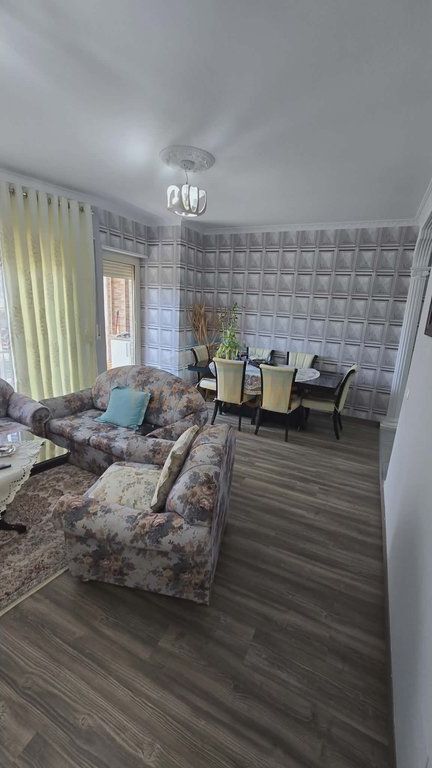 Shitet, Apartament 2+1+2, Kompleksi Prestige, Rruga Jordan Misja