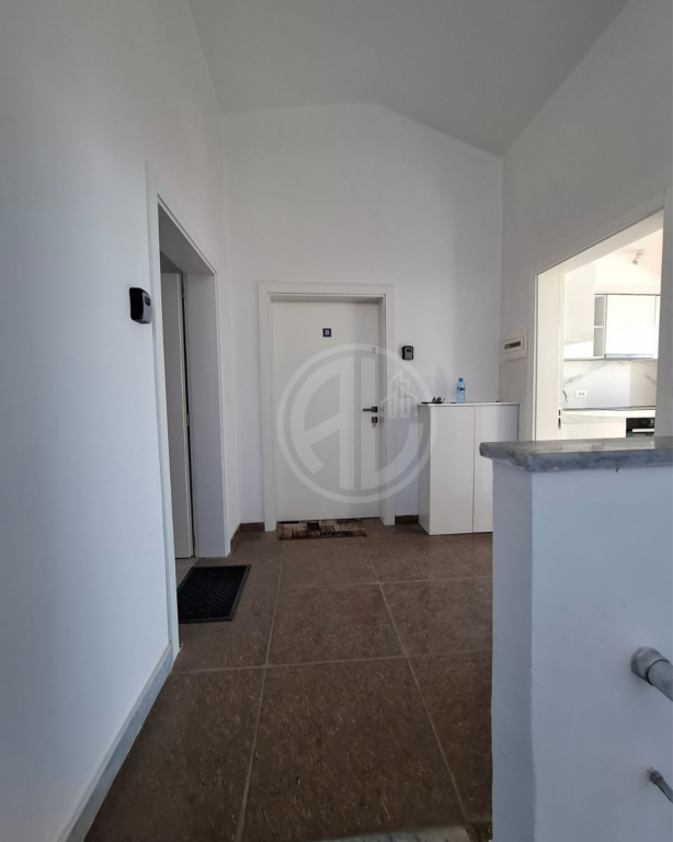 Jepet me qera apartament 2+1 -Vije e pare me detin  Plazg Durres
