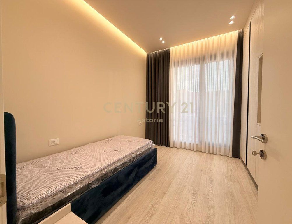 JEPET ME QIRA APARTAMENT PREMIUM 2+1+2+POST PARKIMI TE "KOMPLEKSI DELIJORGJI"