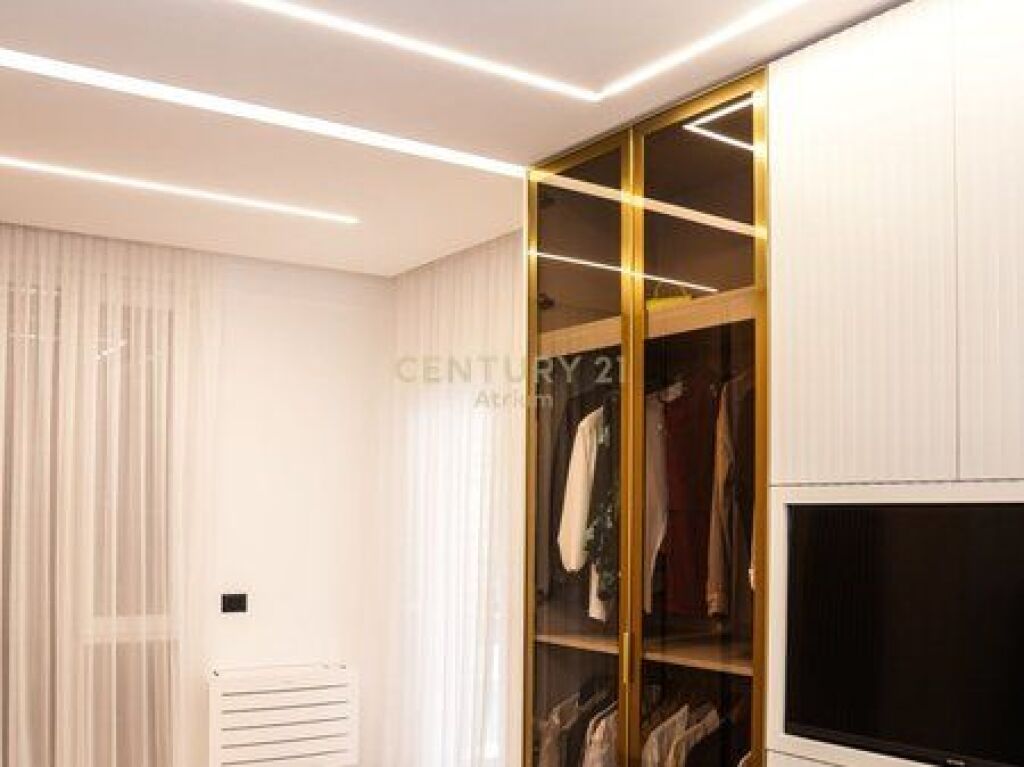 SHITET APARTAMENT 2+1+2GARAZHE TEK RESIDENCA RELUX NE SHKOZE!
