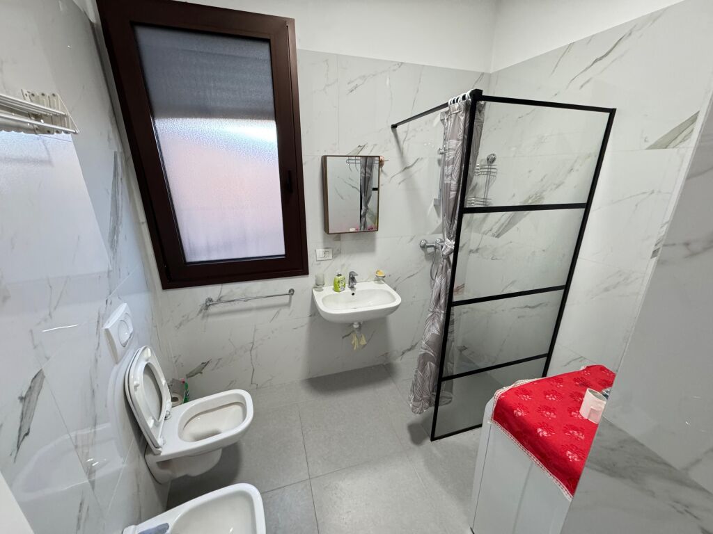 🏡 Appartamento 1+1 con veranda in affitto 📍 Via Barrikadave 💰 Prezzo: 700 euro / mese