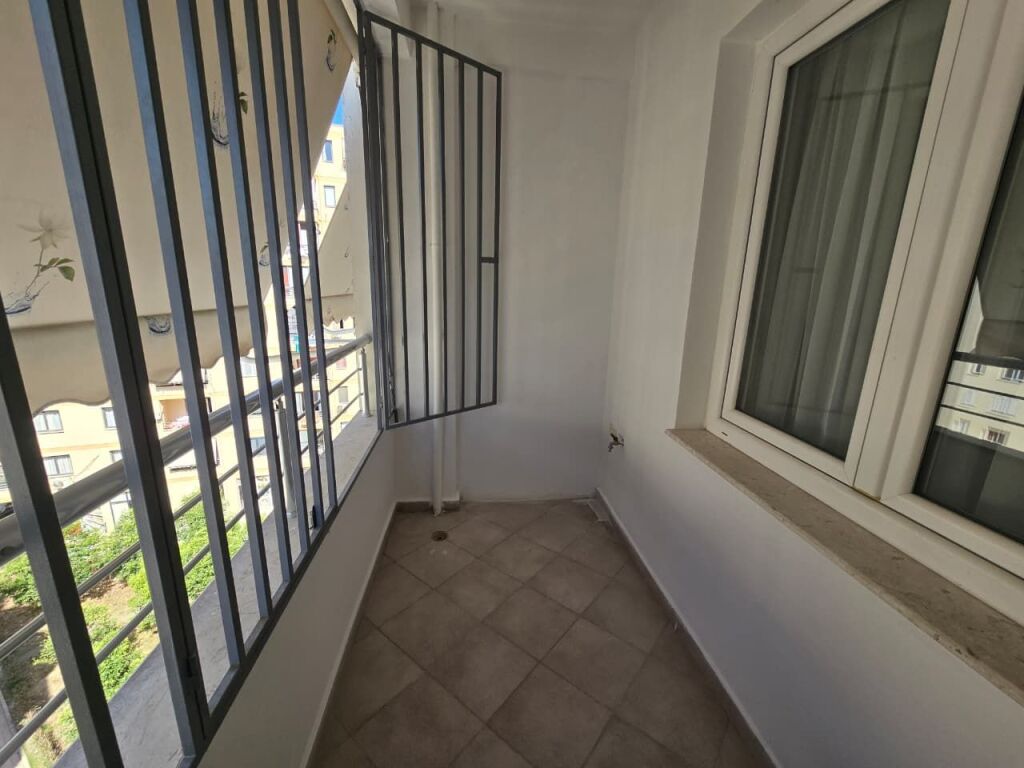Apartamente 1+1 Ne Shitje, Astir