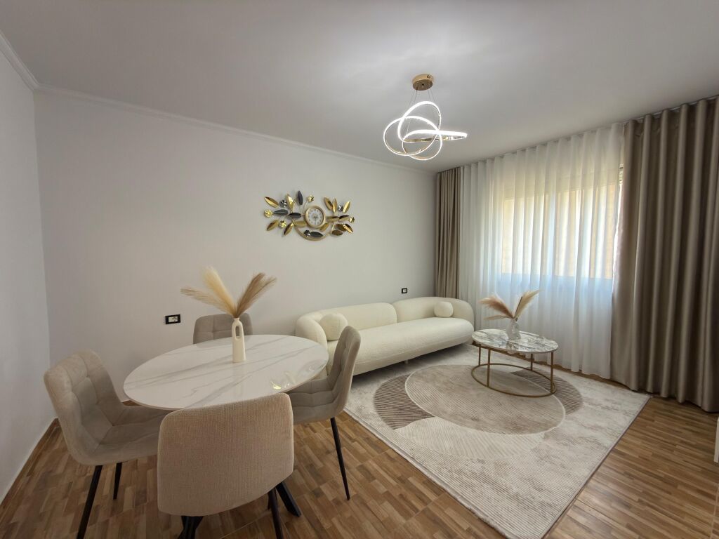 Ekskluziv, jepet me qira apartament luksoz 1+1 i sapo arredar në zonën e Alliasit, Tiranë