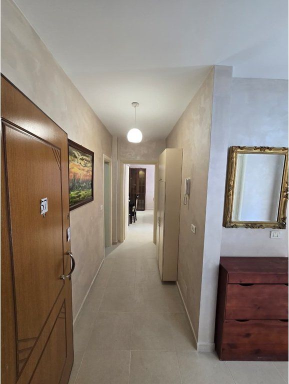 Jepet me qera apartament 2+1 tek Kompleksi Malajzan!! 500 € /Muaj