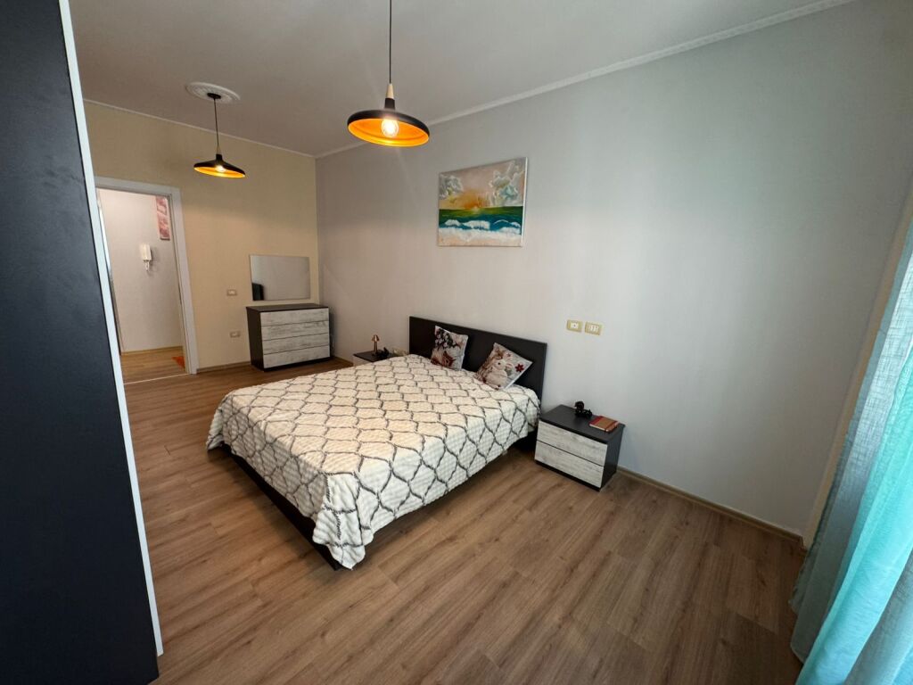 Apartament për qera 2+1+2 –  Liqeni i Thatë