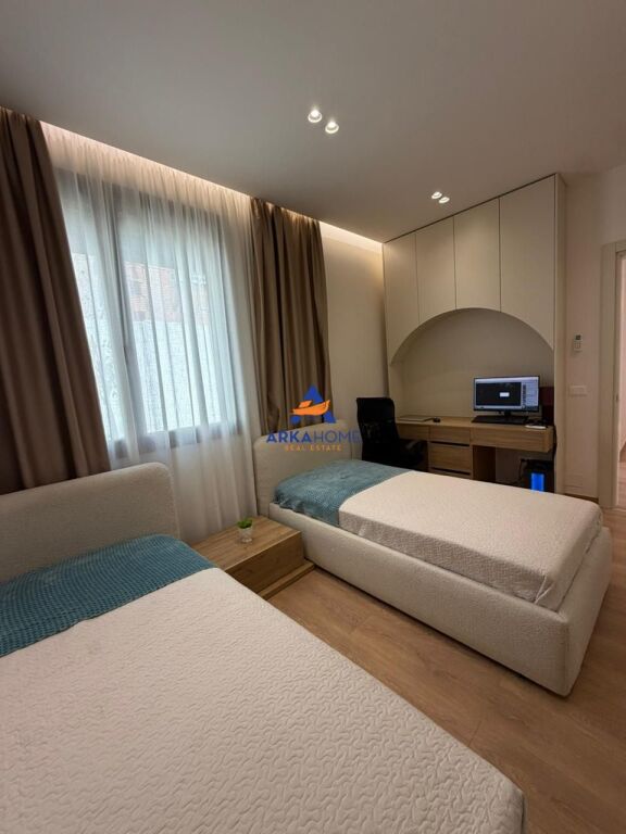 SHITET VILE 1 KATËSHE ME PISHINË 410M2 "UNAZA E PASKUQANIT, PASKUQAN" 650.000 EURO
