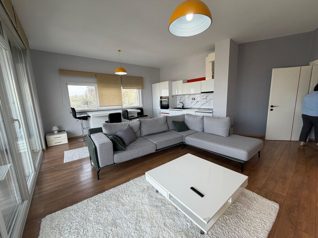 Qira apartment 2+1+2 📍Kopshti Botanik  💶 900 0 0 lekë