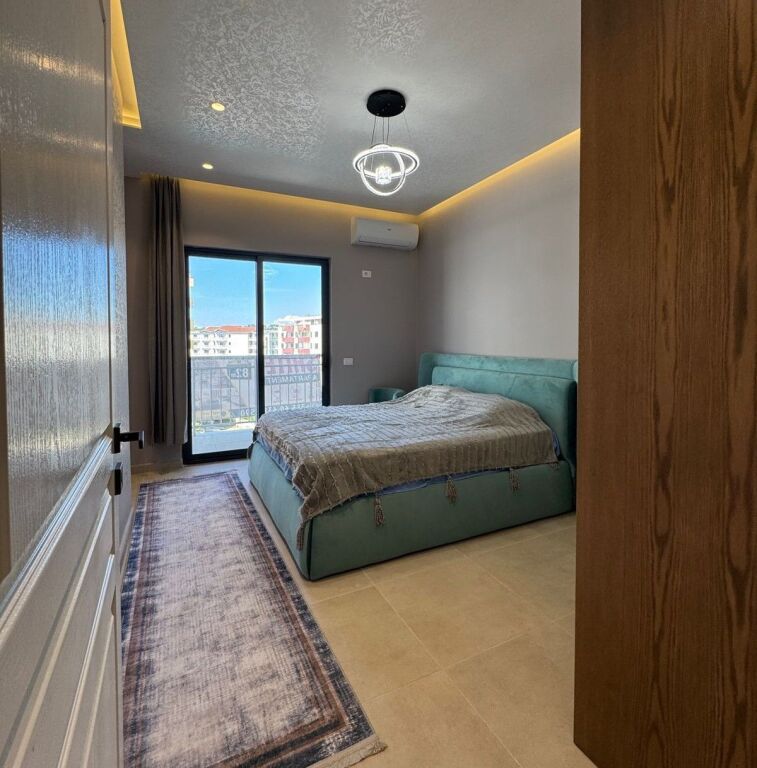 🏡 Shitet Apartament 1+1  📍 Rruga Skënderbeu, Golem