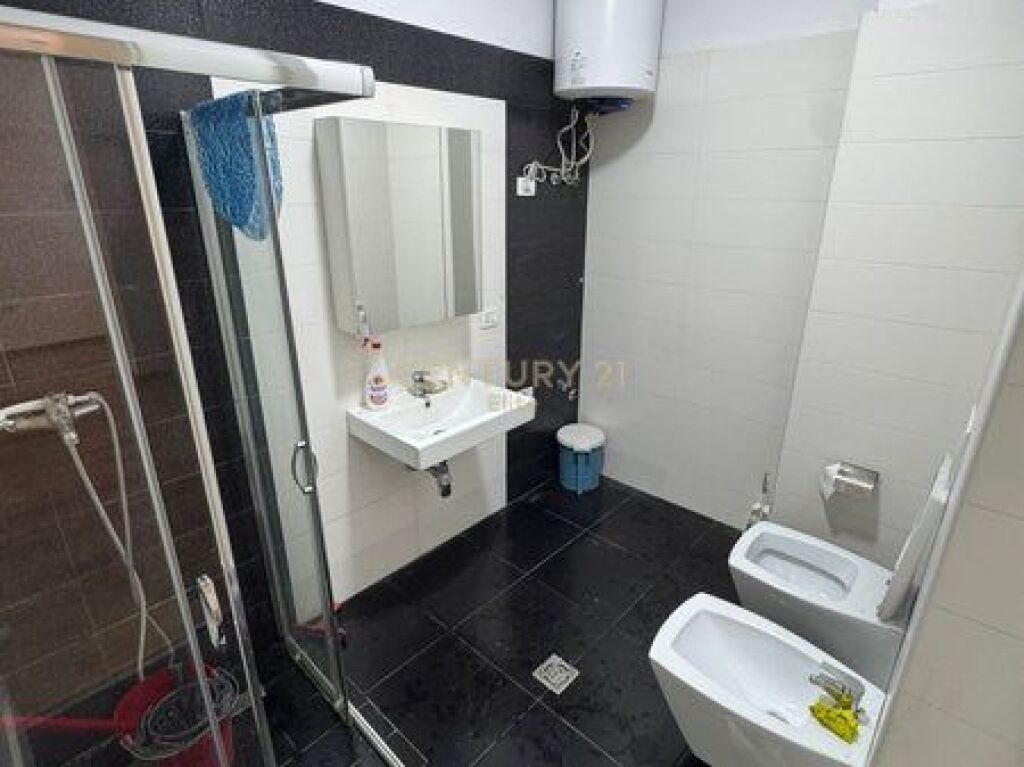 Apartament 1+1 Me Qira në Kompleksin Delijorgji, Tiranë - 650€ | 70 m²