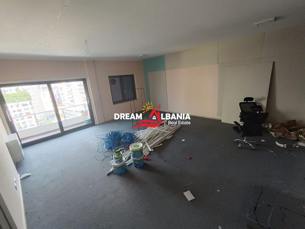 Business Premises for Rent at Zogu i Zi (ID 42611542)
