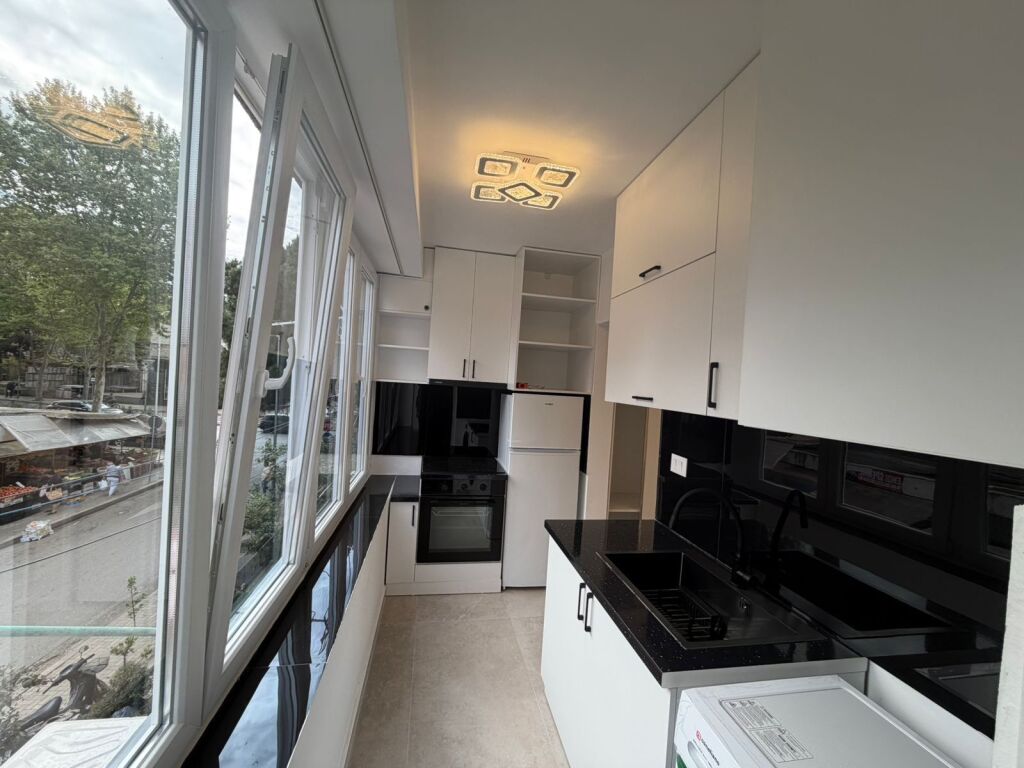 Studio apartment for sale near Restaurant Durresi, 3rd floor