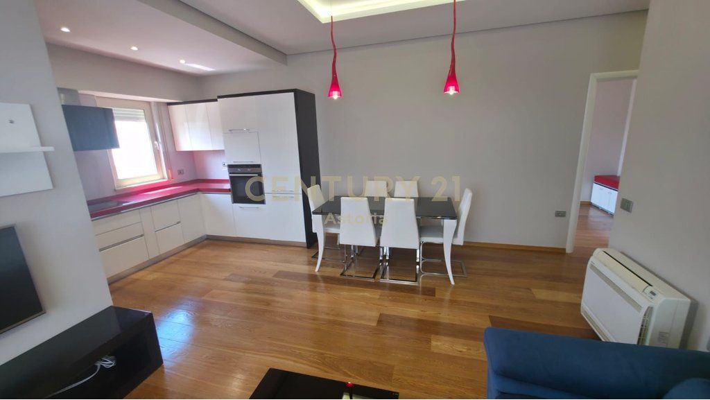 Shitet apartament modern 2+1, me pamje nga liqeni
