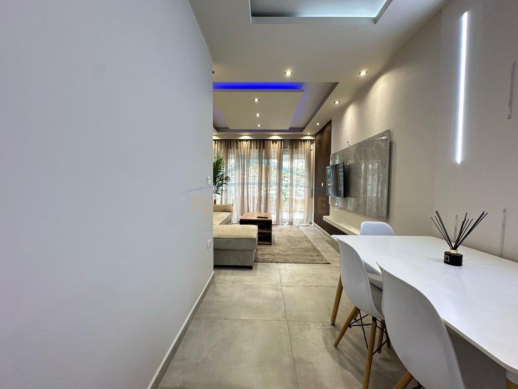 Shitet, Apartament 1+1+Verande , Kodra e Diellit, Tirane