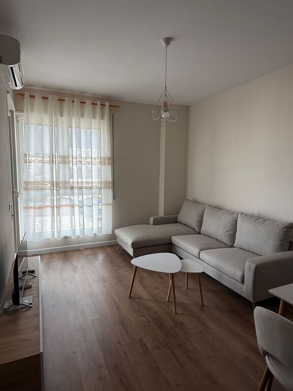 Qera | Apartament 1 + 1 | Rruga 5 Maji | 550 €/muaj