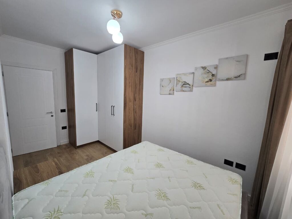 Apartamente 1+1 Ne Shitje, Astir