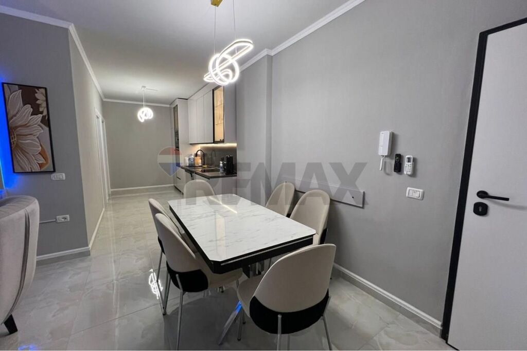 APARTAMENT 2+1 LUKSOZ NE SHITJE