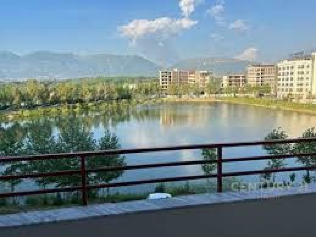 Shitet, Apartament 2+1+2 Ballkone ,Liqeni i Thate, Tirane