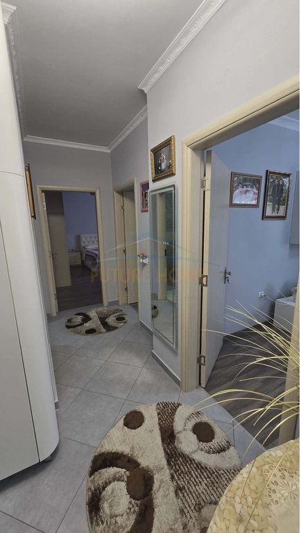 Shitet, Apartament 2+1+2, Kompleksi Prestige, Rruga Jordan Misja
