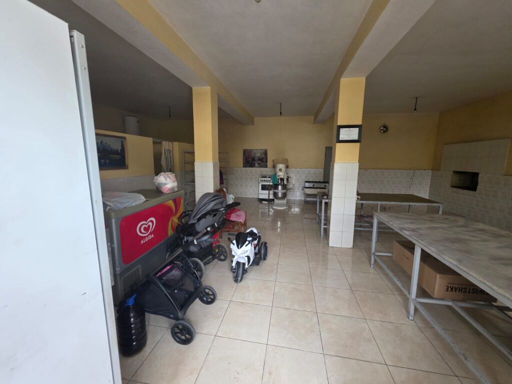 FOR RENT BUSINESS UNIT FLOOR 0 117 M2 IN INSTITUTE 700 EURO