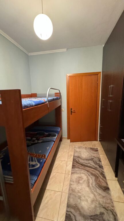 Affittasi 2+1+1 ASTIR VICINO AL COMPLESSO MOLLA 50.000 leke