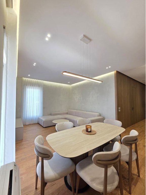 Jepet me qira apartament luksoz 3+1+3 duplex në Secret Garden Residence, me sipërfaqe 150 m² dhe i pabanuar më parë.