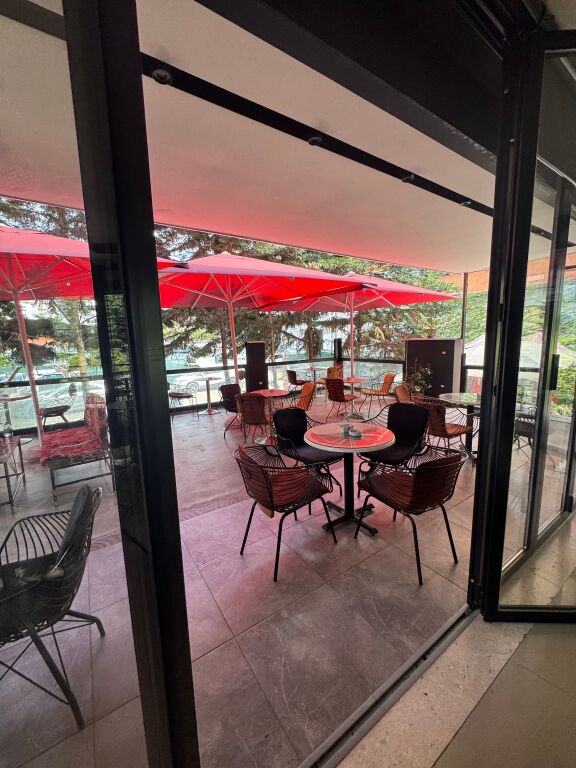 Premises for sale Astir