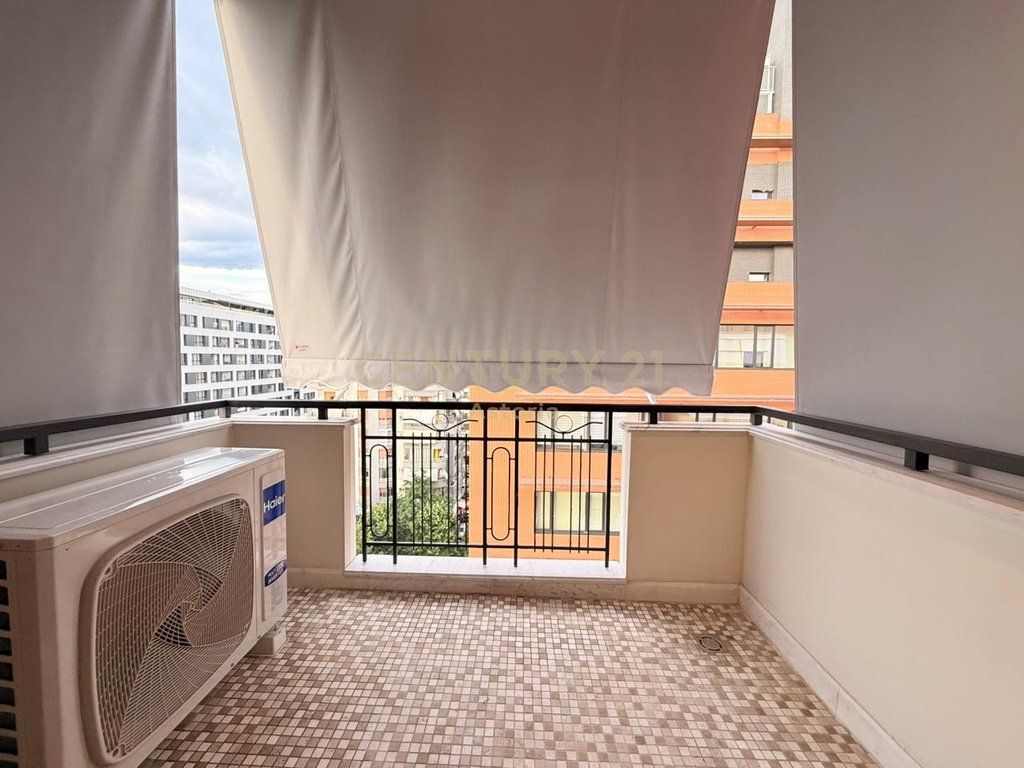 JEPET ME QIRA APARTAMENT PREMIUM 2+1+2+POST PARKIMI TE "KOMPLEKSI DELIJORGJI"