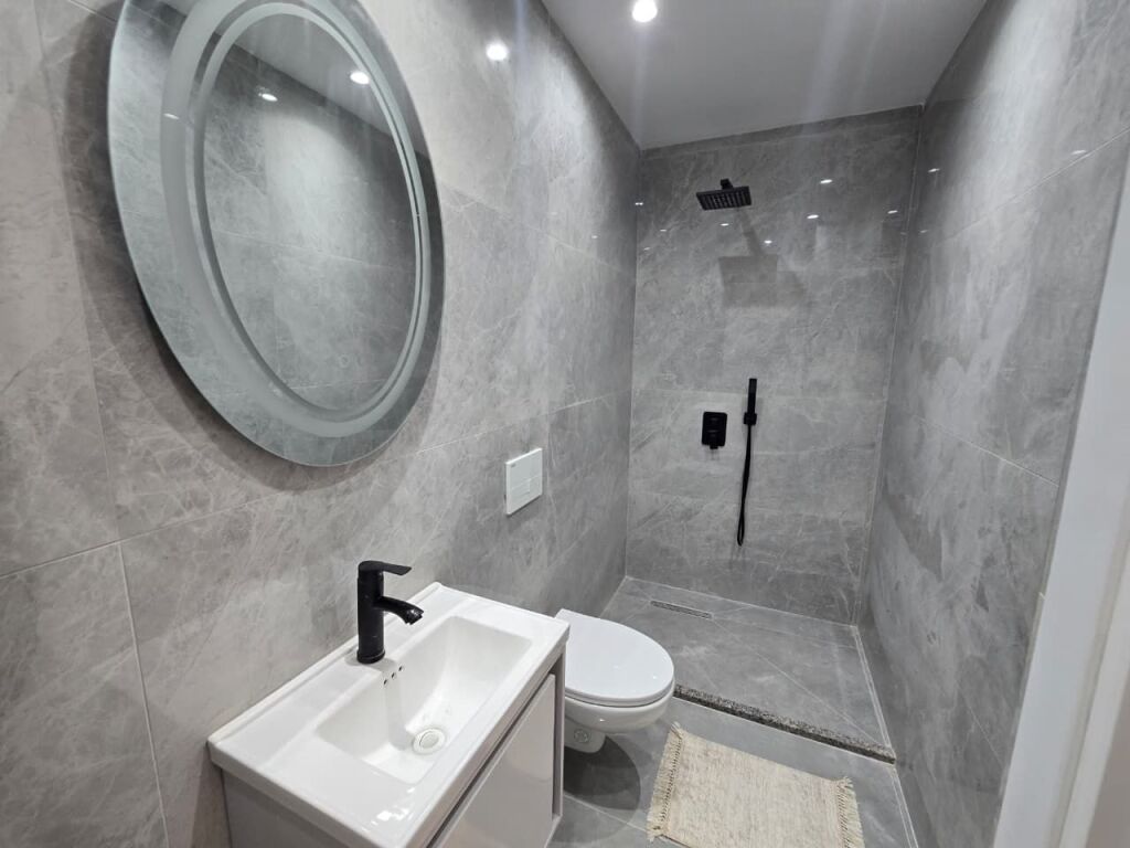 Apartamente 1+1 Ne Shitje, Astir