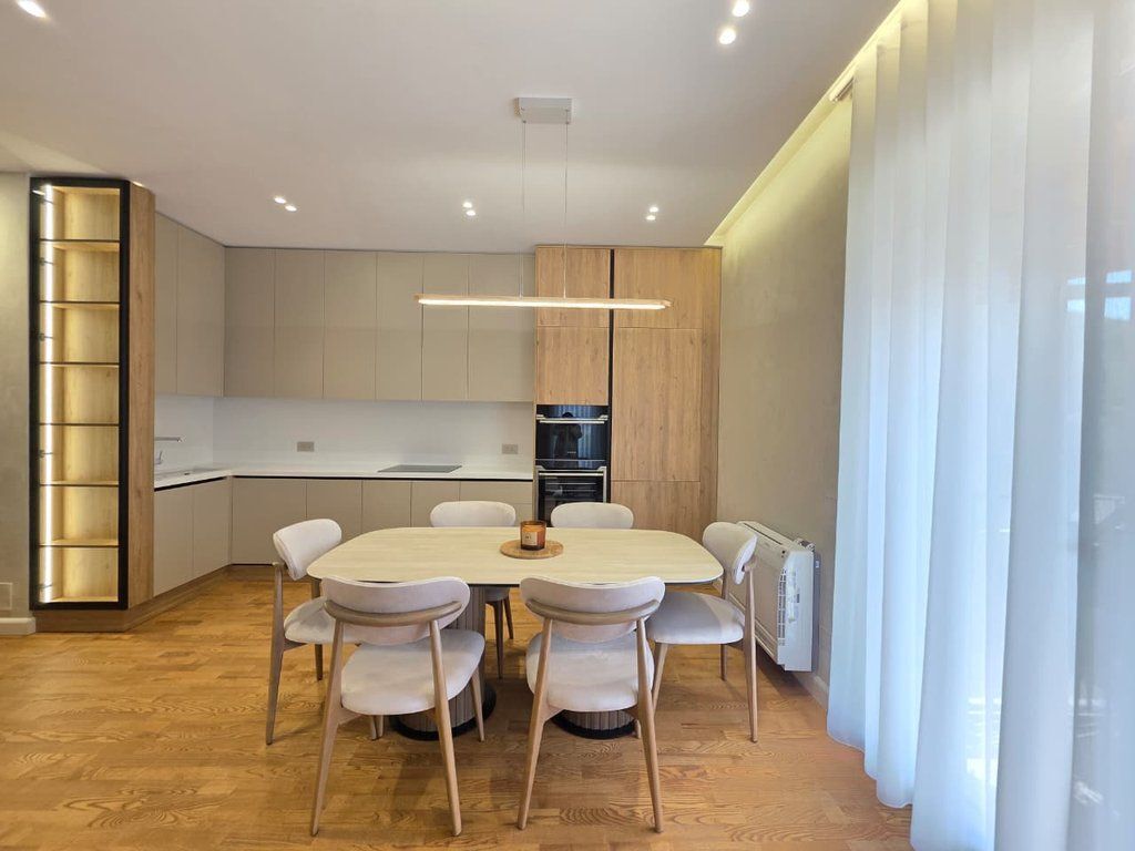 Jepet me qira apartament luksoz 3+1+3 duplex në Secret Garden Residence, me sipërfaqe 150 m² dhe i pabanuar më parë.