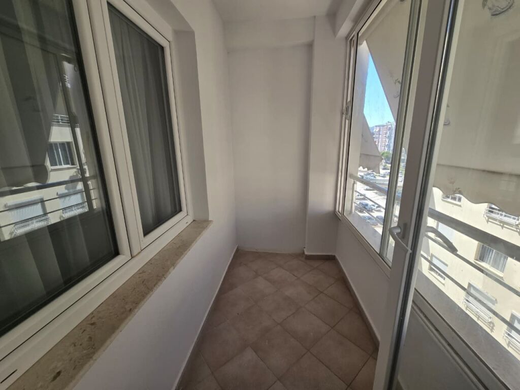 Apartamente 1+1 Ne Shitje, Astir