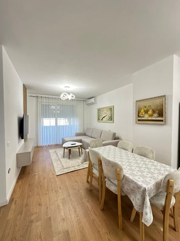 Affitto | Appartamento 2 + 1 Via Dibres | 700 €/mese