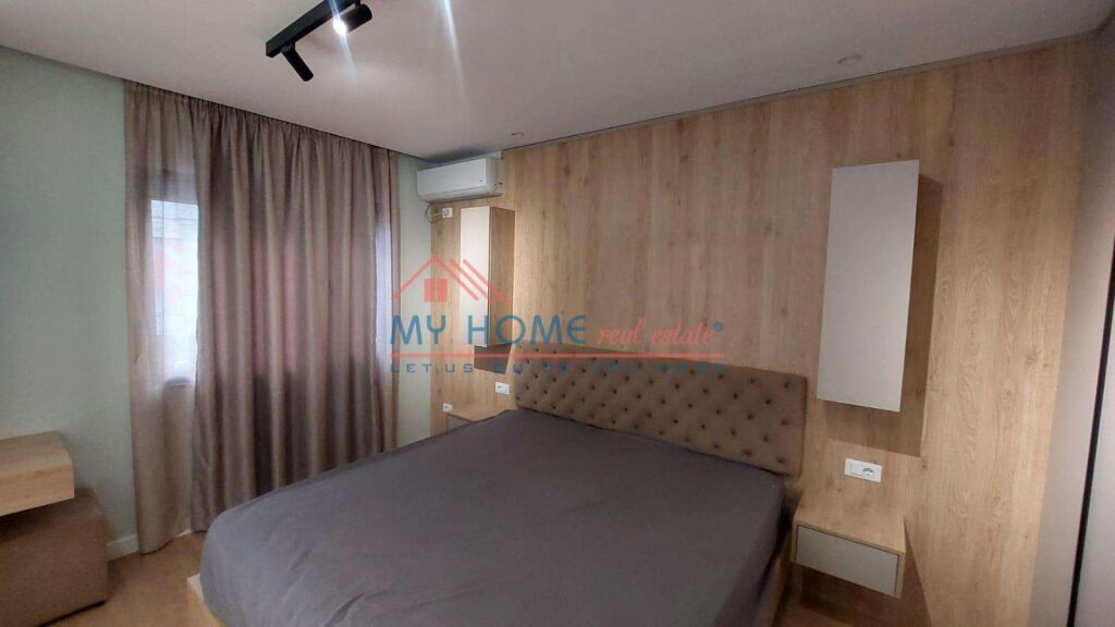 Apartament 1+1 me qera tek Komuna e Parisit
