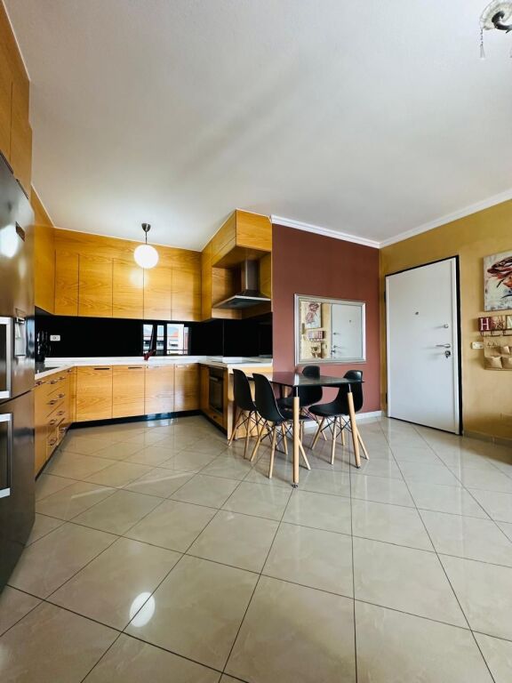 🏡 Jepet me qira apartament modern 2+1 te Pallati me Shigjeta