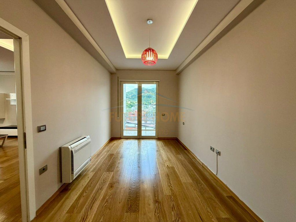 Shitet, Apartament 2+1+2 Ballkone ,Liqeni i Thate, Tirane