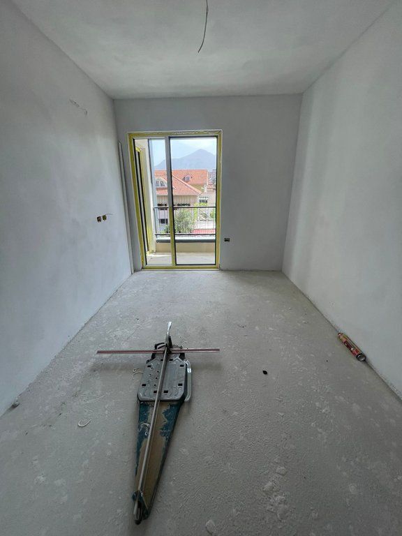 Shitet , Apartament 2+1 , Rruga Siri Kodra, Tirane