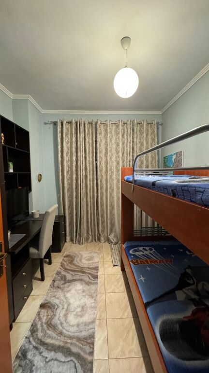 Affittasi 2+1+1 ASTIR VICINO AL COMPLESSO MOLLA 50.000 leke