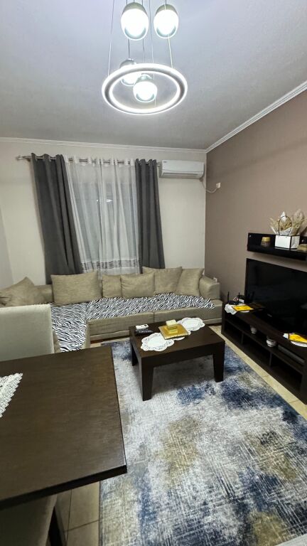 Affittasi 2+1+1 ASTIR VICINO AL COMPLESSO MOLLA 50.000 leke