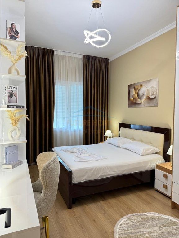 Qera, Apartament 1+1+Post Parkimi, Kopshti Botanik, Tirane . Empire69533