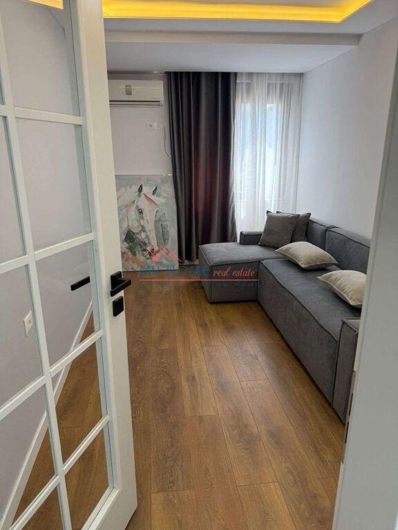 Shiten 3 apartamente 1+1 tek Mozaiku ne Tirane