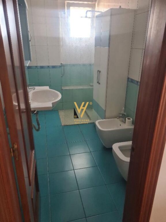 JEPET APARTAMENT 2+1+2+BLK ME QIRA TEK RRUGA KAVAJES 60.000 LEKE