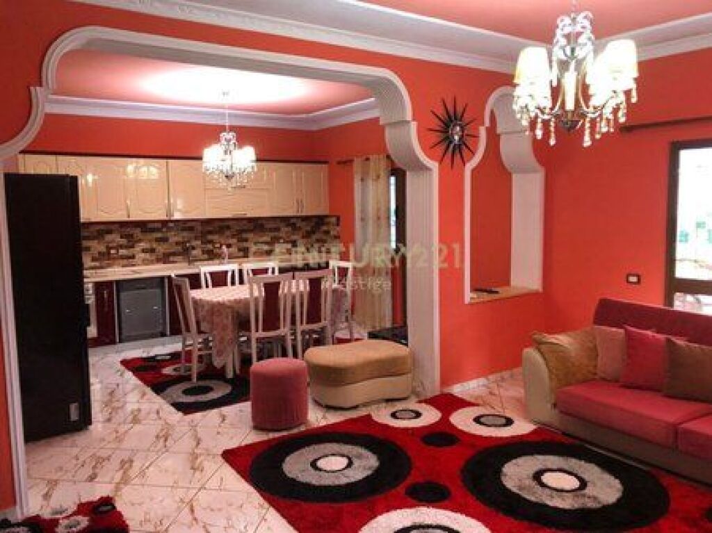 APARTAMENT ME QIRA 3+1+2, NE HYRJE TE VILAVE AMERIKANE, TIRANE!