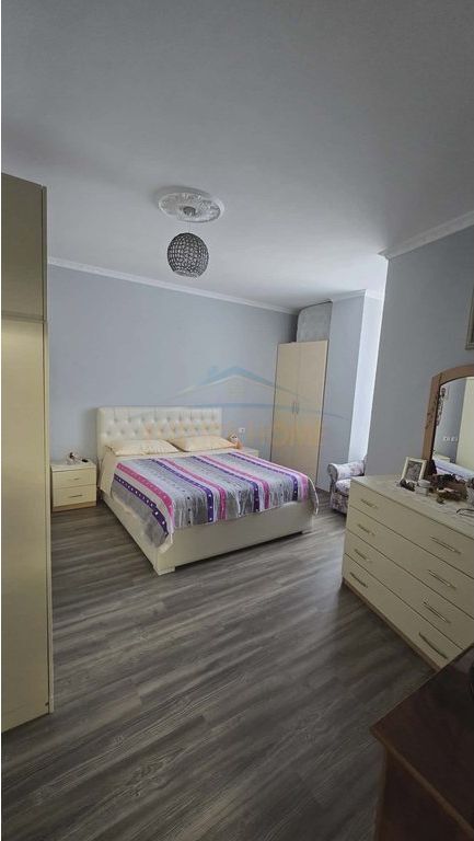 Shitet, Apartament 2+1+2, Kompleksi Prestige, Rruga Jordan Misja