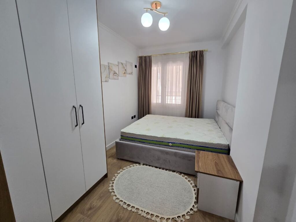 Apartamente 1+1 Ne Shitje, Astir