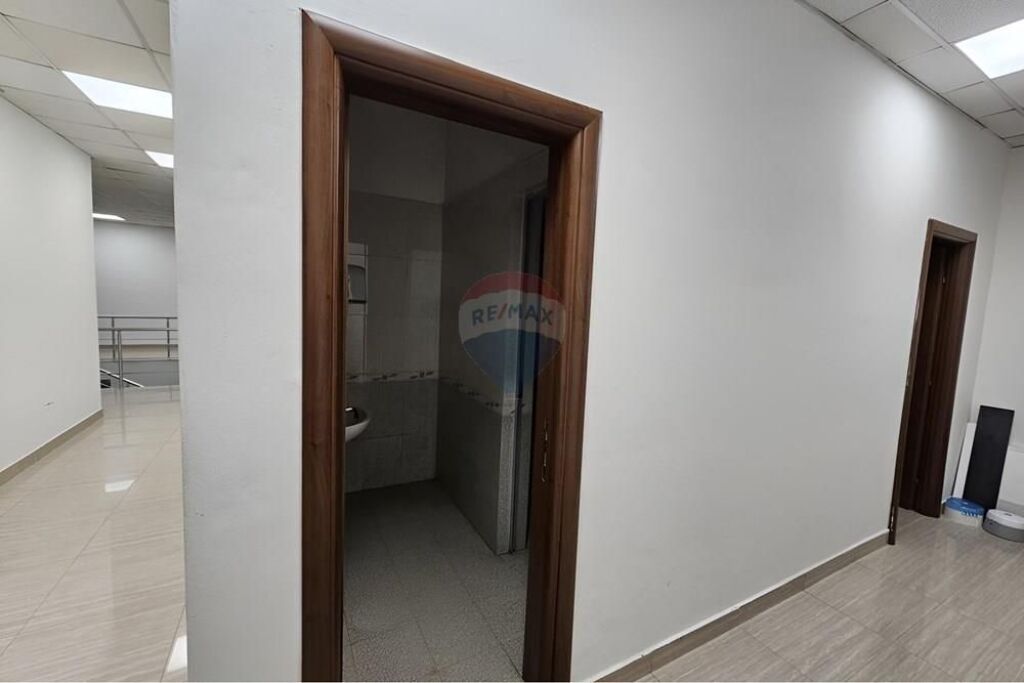 Office - For Rent - Selvia, Tirana