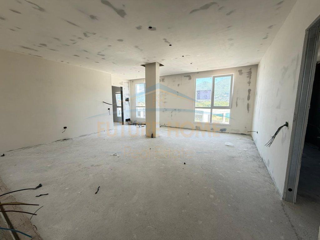 For sale, Apartment 3+1+Parking Space, Farke, Tirana