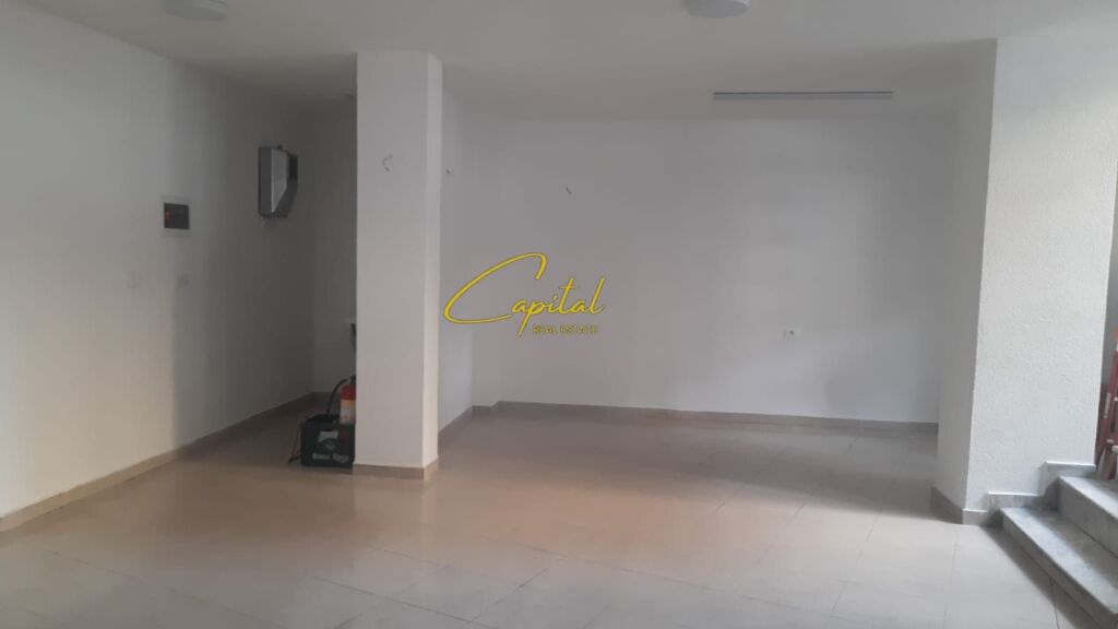NEGOZIO IN AFFITTO 65 M2 ALI DEMI 65.000 LEKE