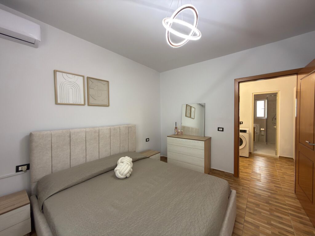 Ekskluziv, jepet me qira apartament luksoz 1+1 i sapo arredar në zonën e Alliasit, Tiranë