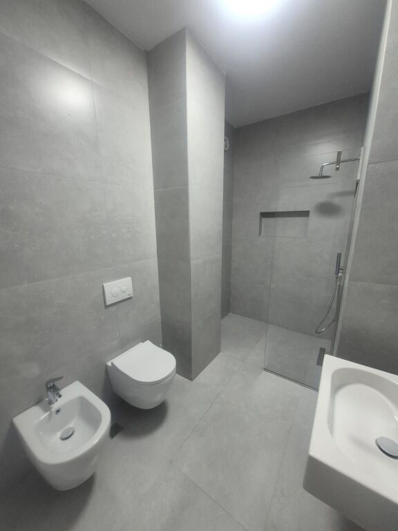 Jepet me qira apartament 1+1
